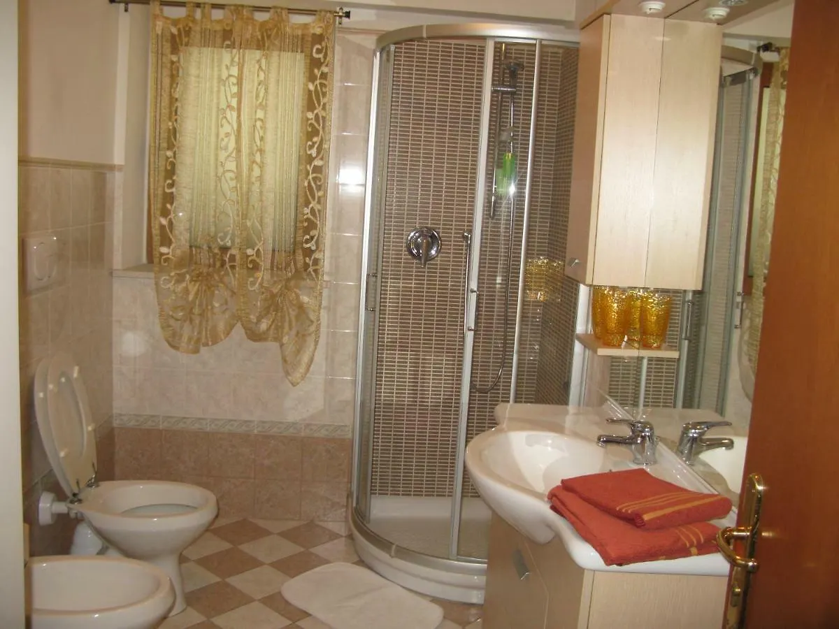 Civico 29 Apartment Collestrada Italy